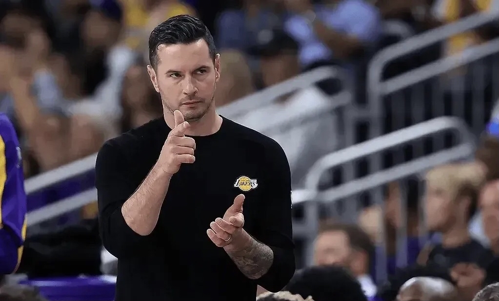 九游娱乐官方-包含东欧球队奋力一搏，击败实力强劲对手的词条