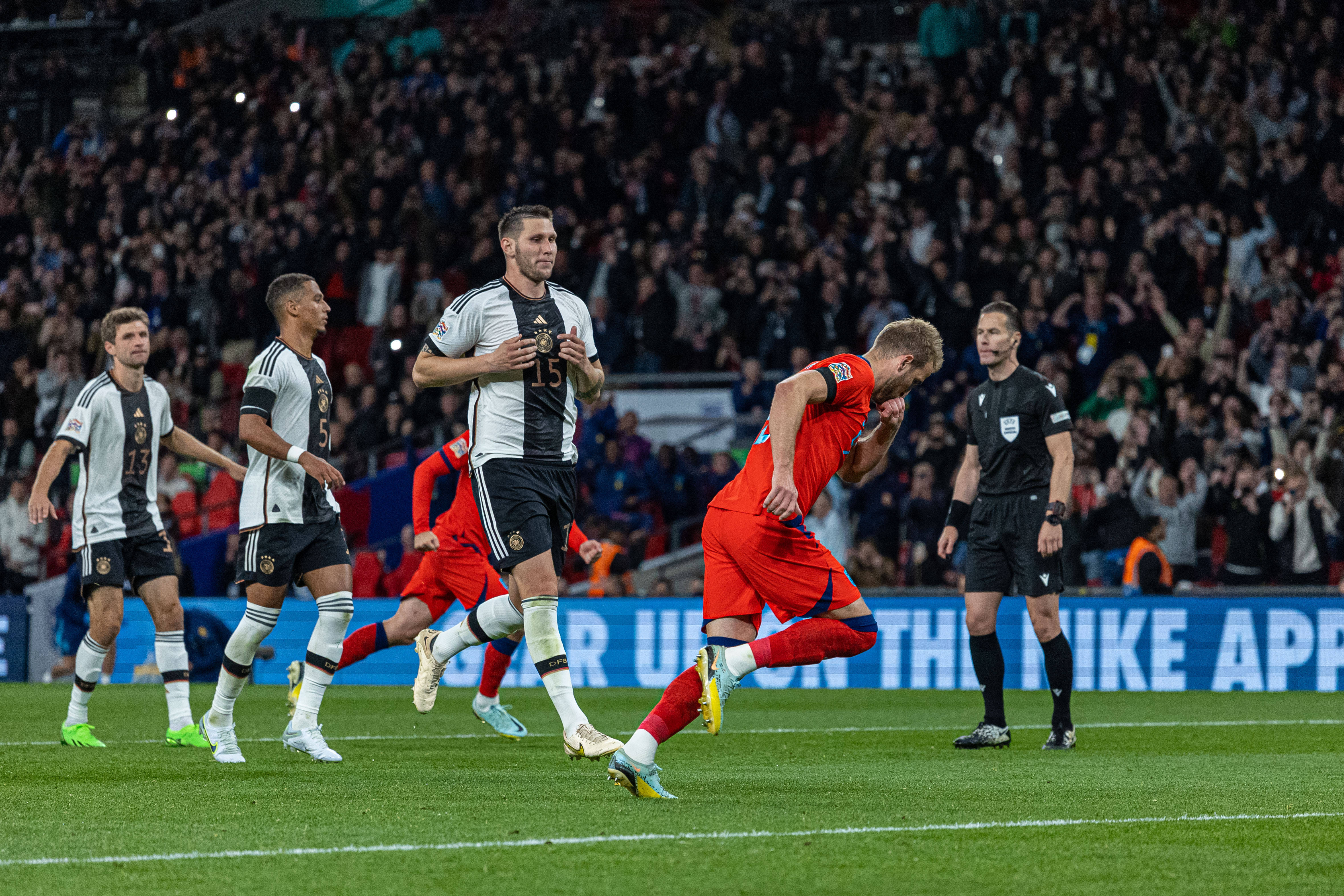 包含英格兰队战平保加利亚,积分暂居第二的词条 包含英格兰队战平保加利亚,积分暂居第二的词条