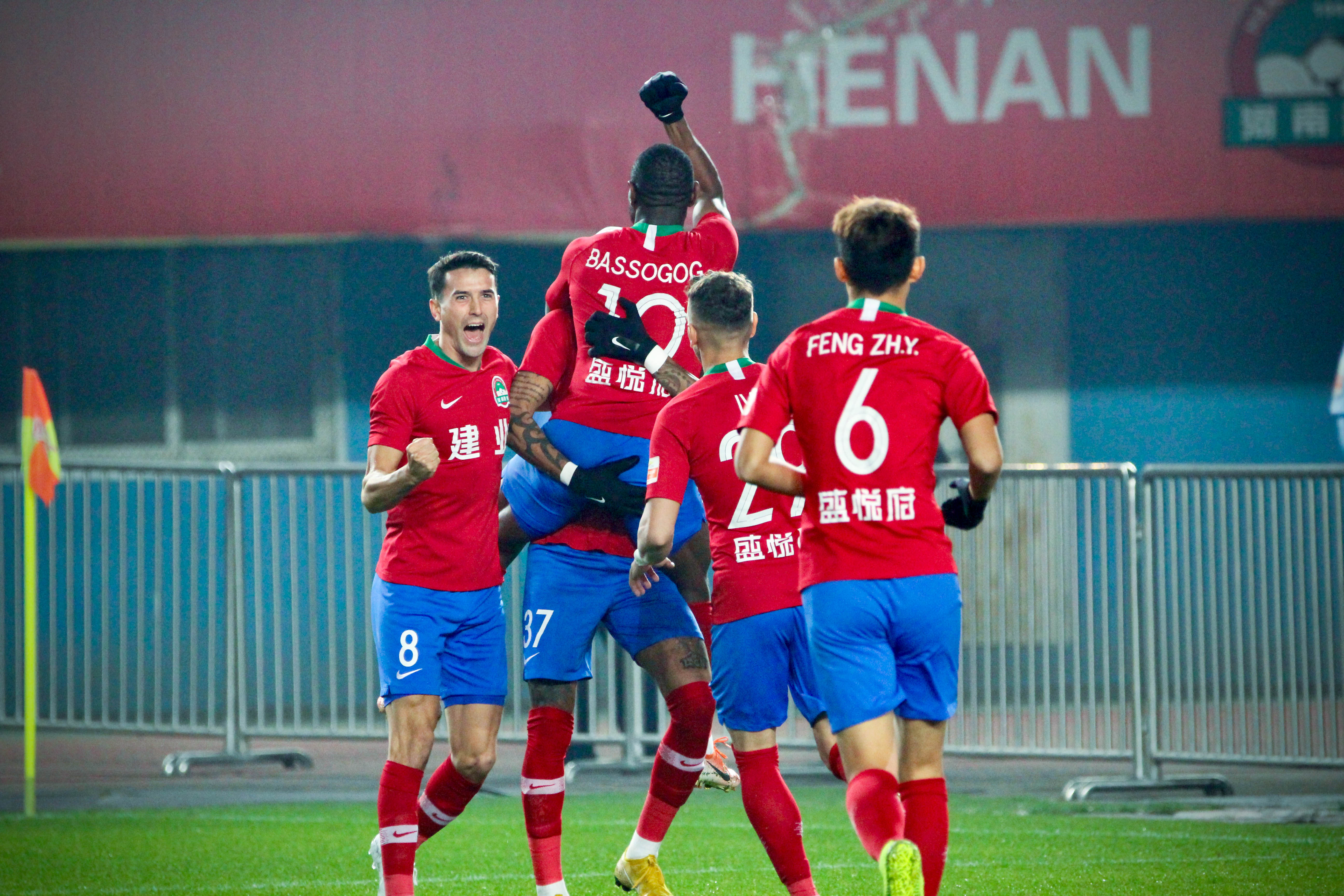 九游娱乐官方网站-河南建业主场告捷，球队士气飙升备战下一场的简单介绍