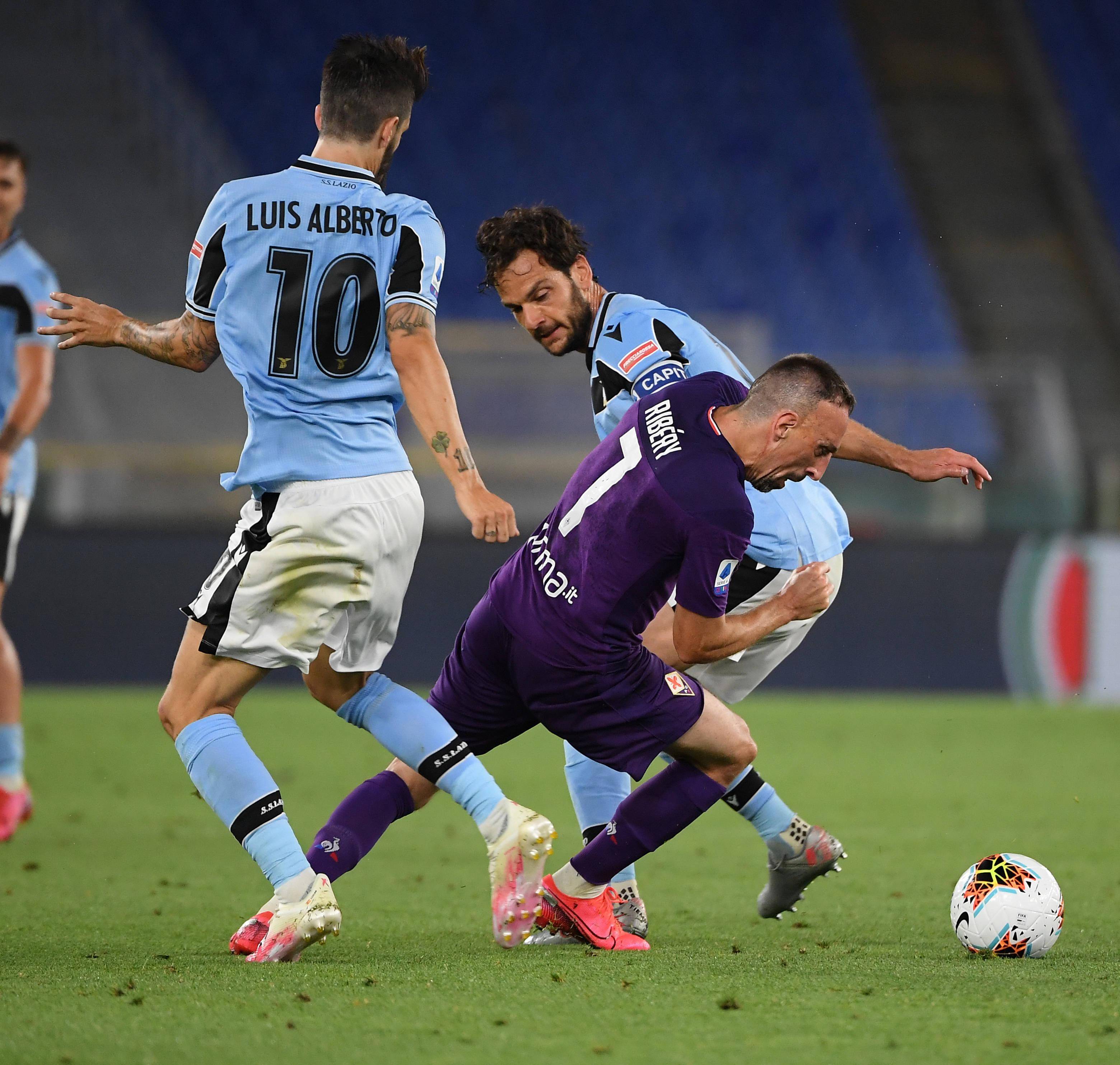 格拉纳达不敌比利亚雷亚尔,走下坡路 格拉纳达不敌比利亚雷亚尔,走下坡路