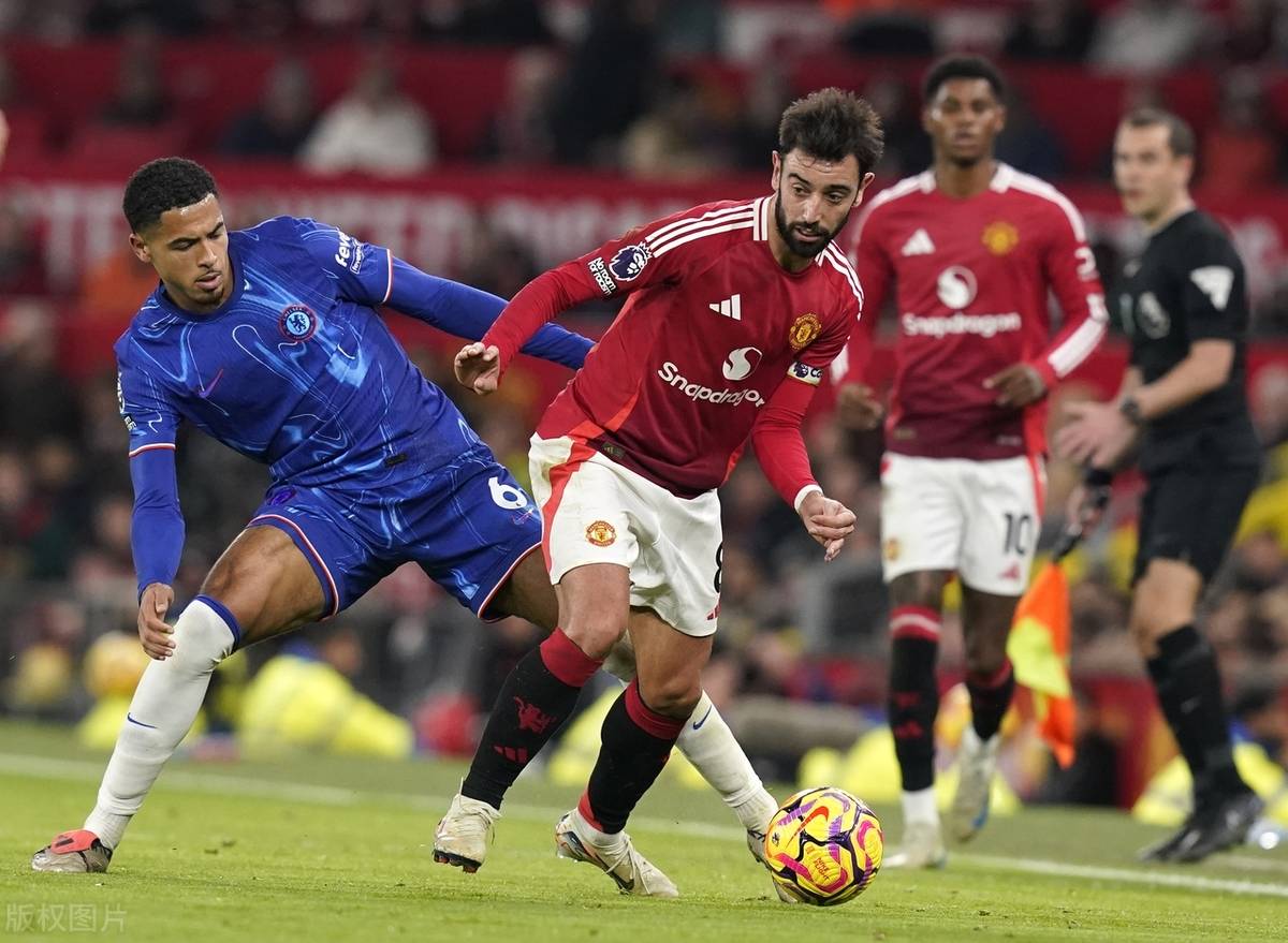 九游娱乐官方网站-热门球队交锋，场上球员斗志昂扬