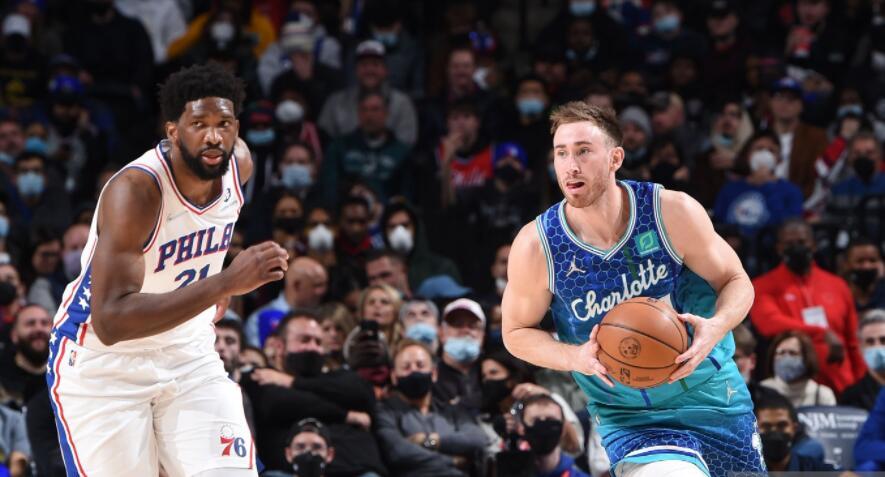 九游游戏-包含黄蜂队主场落败球迷诉求加强引援的词条