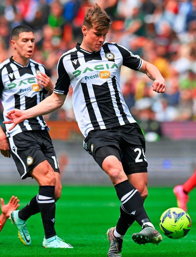 关于国际米兰后防大将接受手术,或将缺席重要比赛的信息 关于国际米兰后防大将接受手术,或将缺席重要比赛的信息