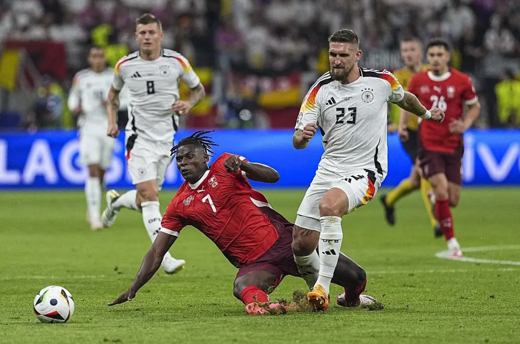 关于欧洲杯预选赛上，实力强劲的球队展现出色的表现的信息