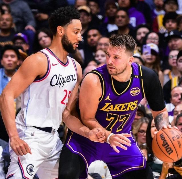 关于关键时刻到来,球队备战迎接挑战的信息 关于关键时刻到来,球队备战迎接挑战的信息