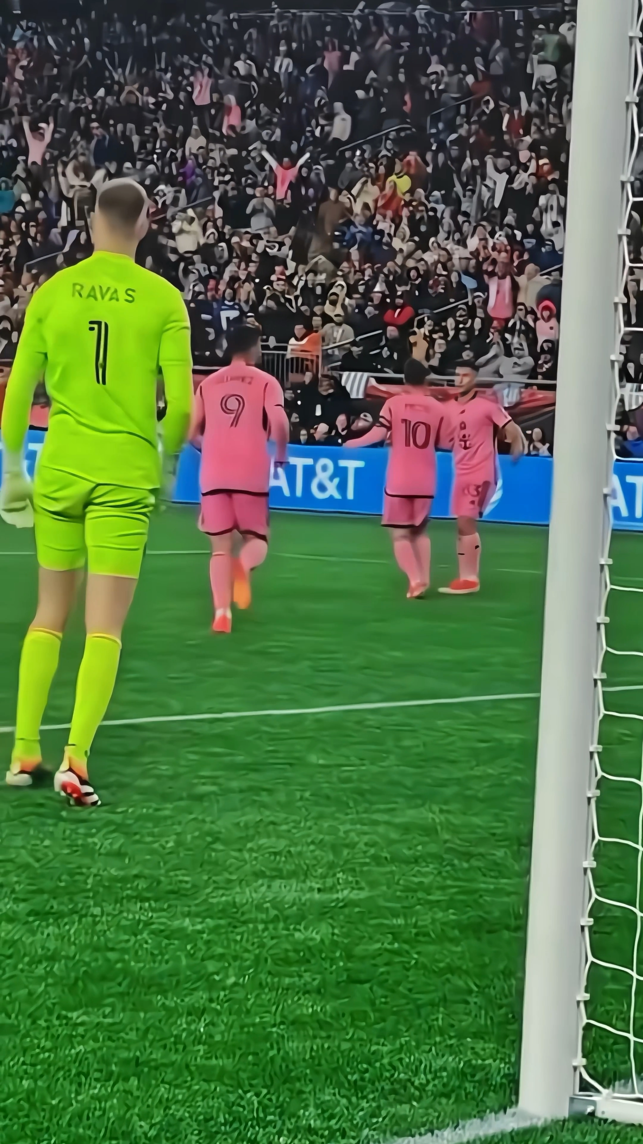 九游中国-梅西破门领跑射手榜，助巴萨轻取胜利的简单介绍