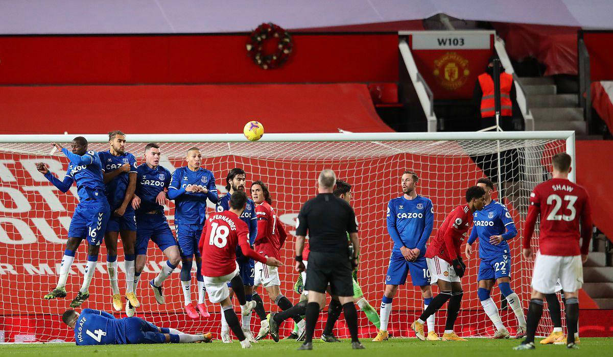 包含狂欢节！埃弗顿击败西汉姆联取得胜利的词条