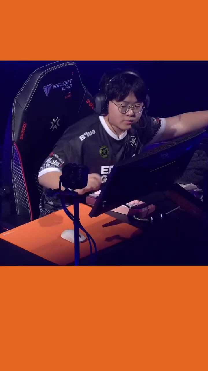 EDG轻取T1,369团战一打五四强赛2:0(首尔) EDG轻取T1,369团战一打五四强赛2:0(首尔)