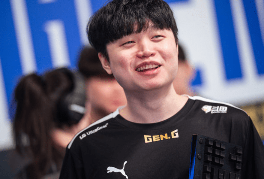 九游体育平台-C9轻取EDG，Kanavi开启传奇时刻半决赛2:0（首尔）