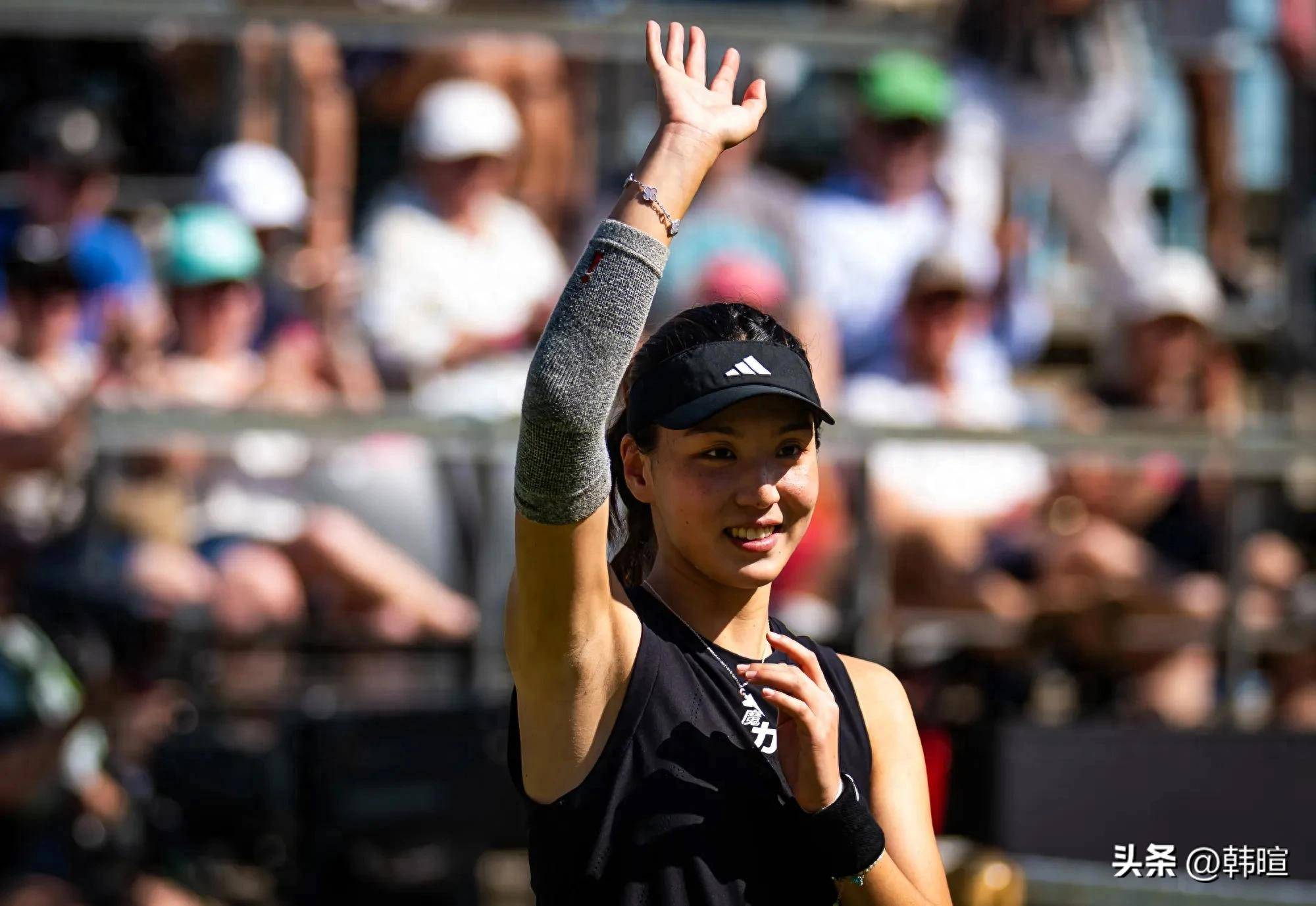 捷克女足球员展现出优秀技术的简单介绍 捷克女足球员展现出优秀技术的简单介绍