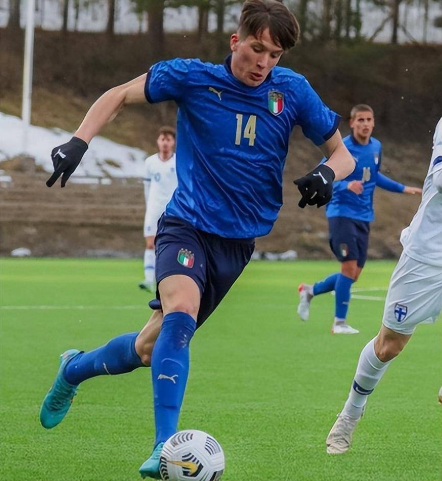 雷吉纳队球迷举办庆祝活动,庆祝球队胜利的简单介绍 雷吉纳队球迷举办庆祝活动,庆祝球队胜利的简单介绍