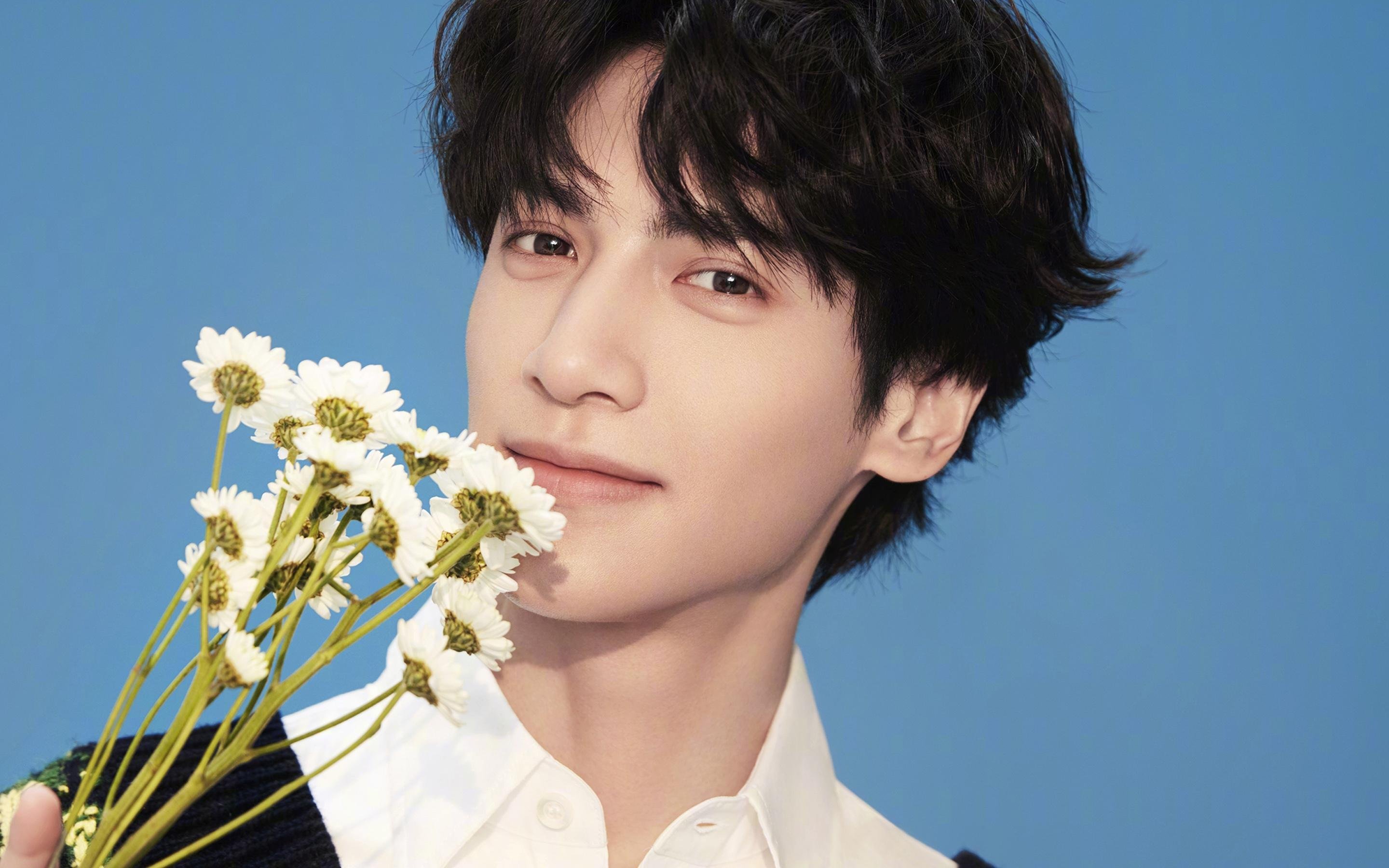 九游中国-平行世界的荣耀之夜，当足球的命运钟摆与篮球的数据洪流相撞