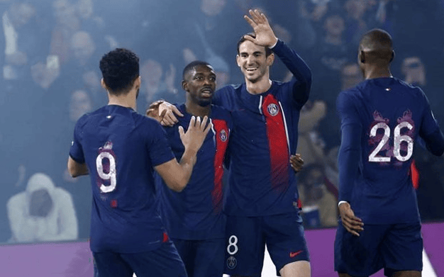 九游体育APP下载-皇家社会对阵巴黎，范戴克攻防转换核心